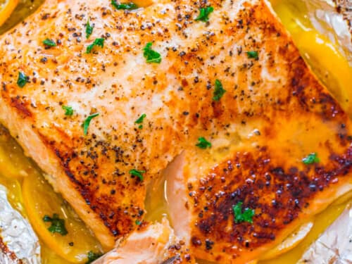 Lemon garlic salmon tray bake – easy & healthy!