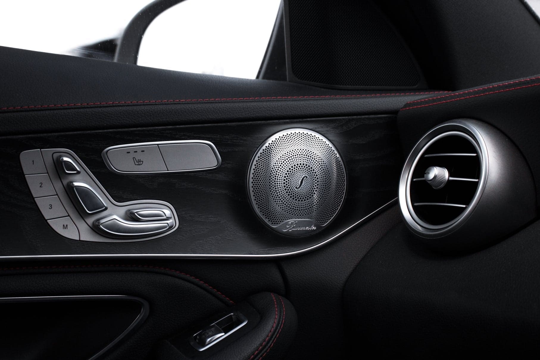 Mercedes-Benz – Burmester Audio